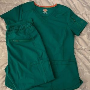 Dickies Dynamix Scrub Set